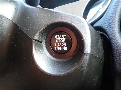 Used 2018 Jeep Compass Latitude w/ Cold Weather Group image 21