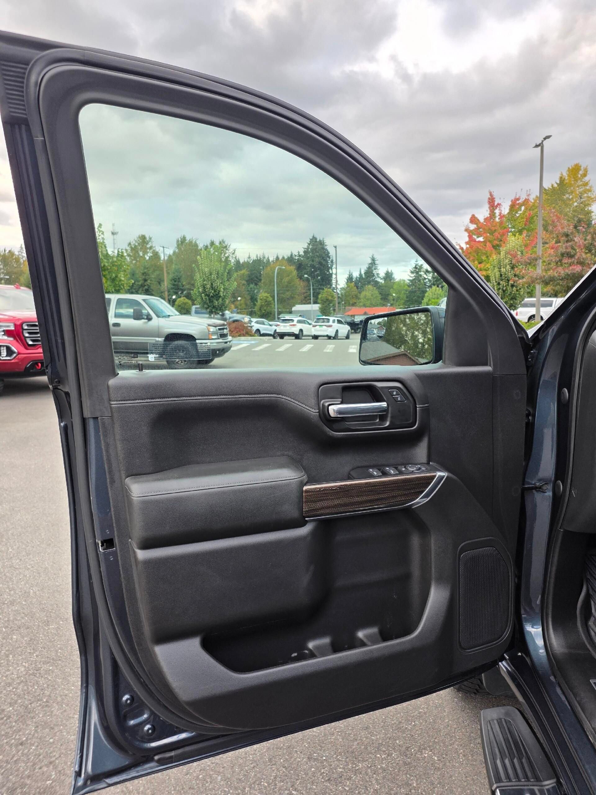 Used 2020 Chevrolet Silverado 1500 RST AWD/4WD image 23