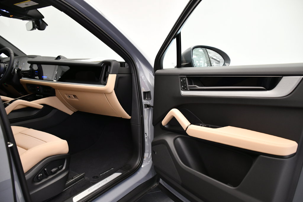 Certified 2026 Porsche Cayenne Coupe AWD/4WD image 52