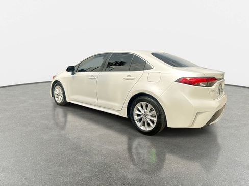 Used 2022 Toyota Corolla XLE FWD image 6