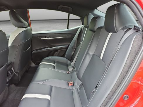 Used 2025 Toyota Camry SE FWD image 42
