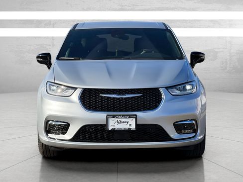 New 2026 Chrysler Pacifica Select image 3