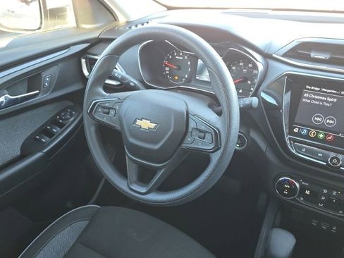 Used 2023 Chevrolet TrailBlazer LT w/ Convenience Package image 23