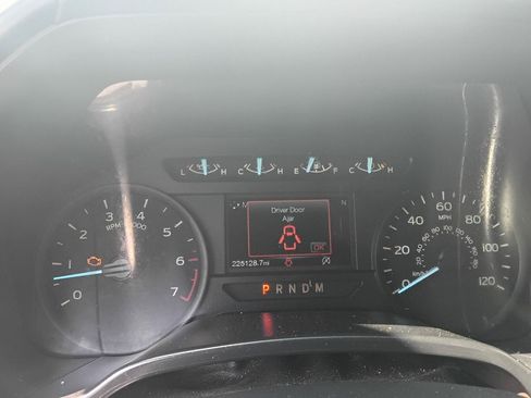 Used 2020 Ford F150 XL w/ Equipment Group 101A Mid RWD image 9