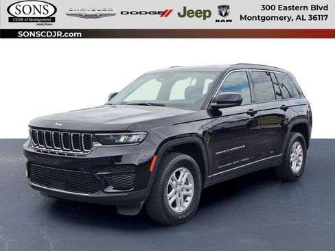 Used 2024 Jeep Grand Cherokee Laredo RWD image 1
