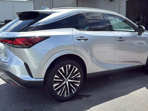 Used 2023 Lexus RX 350 Premium Plus w/ Cold Area Package FWD image 4