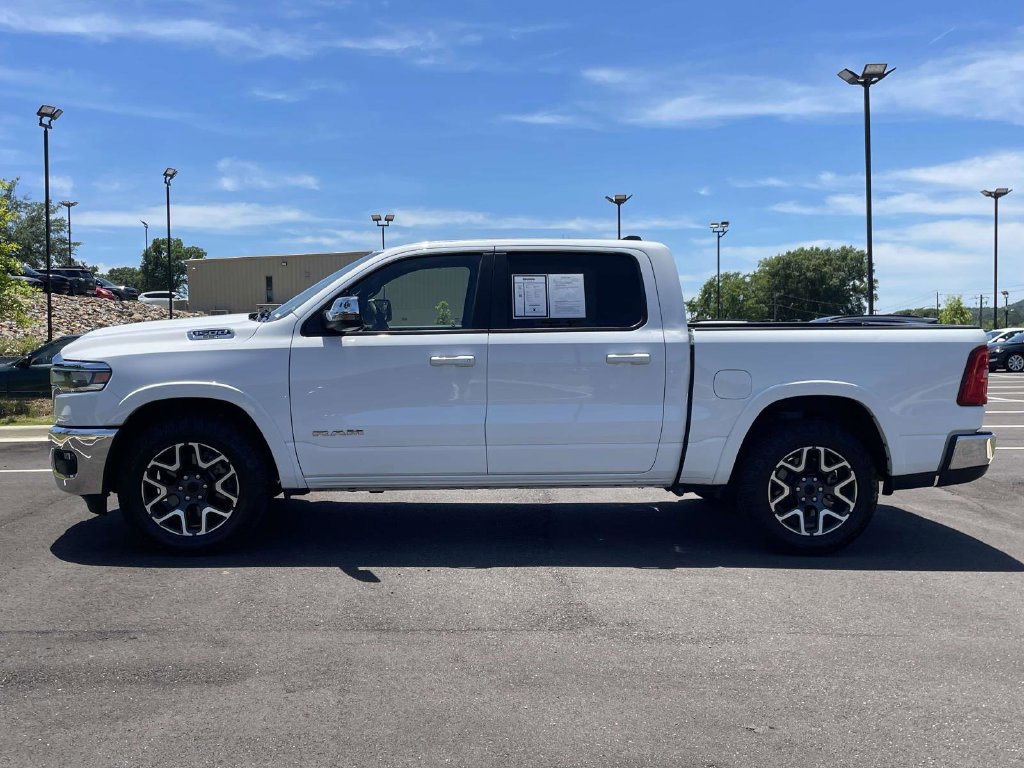 Used 2025 RAM 1500 Laramie AWD/4WD image 3