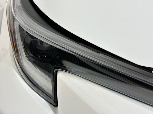 Used 2023 Toyota Corolla SE image 9