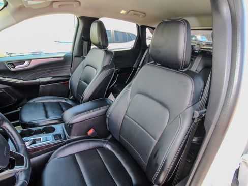 Used 2023 Ford Escape Platinum image 14