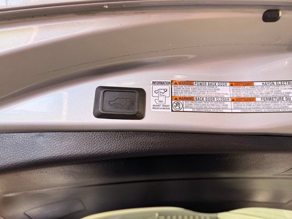 Used 2016 Toyota RAV4 XLE AWD/4WD image 12