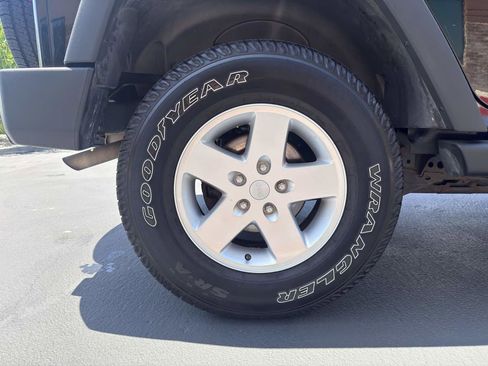 Used 2013 Jeep Wrangler Unlimited Sport image 16