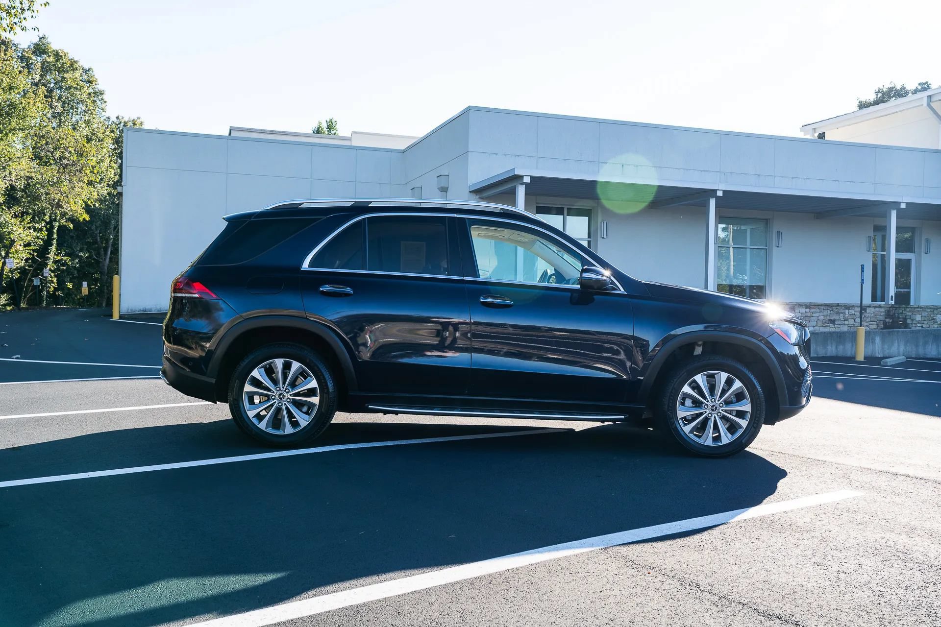 Used 2020 Mercedes-Benz GLE 350 4MATIC w/ Premium Package image 11