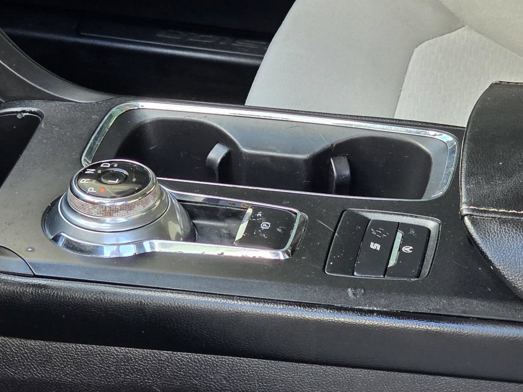 Used 2020 Ford Fusion SE w/ Equipment Group 151A FWD image 24