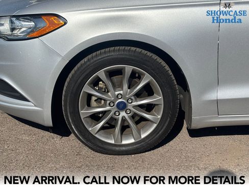 Used 2017 Ford Fusion SE image 7