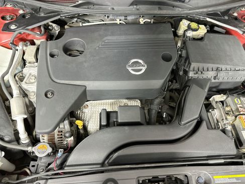 Used 2013 Nissan Altima 2.5 SV FWD image 31