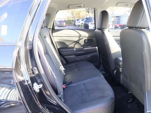 Used 2024 Mitsubishi Outlander Sport SE image 32