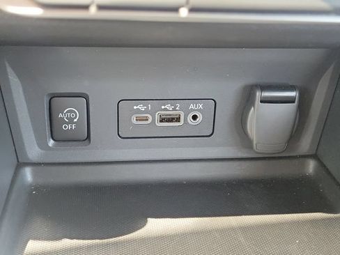 Used 2025 Nissan Sentra SR FWD image 25