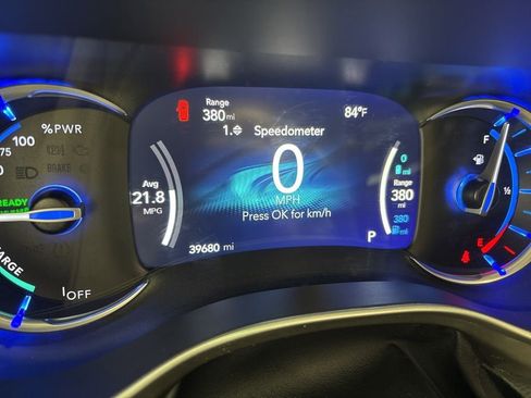 Used 2021 Chrysler Pacifica Touring-L FWD image 31