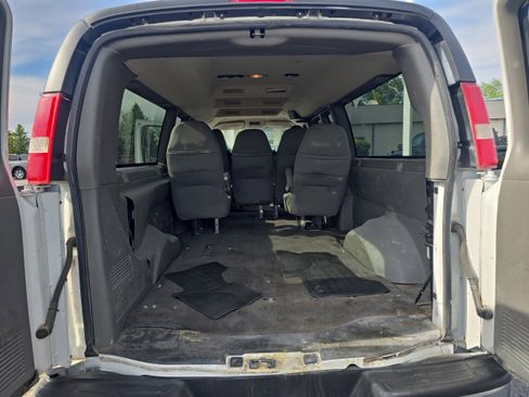 Used 2016 Chevrolet Express 3500 LT w/ LT Preferred Equipment Group RWD image 16