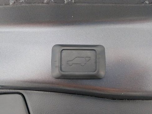 Used 2022 Toyota RAV4 XLE image 20