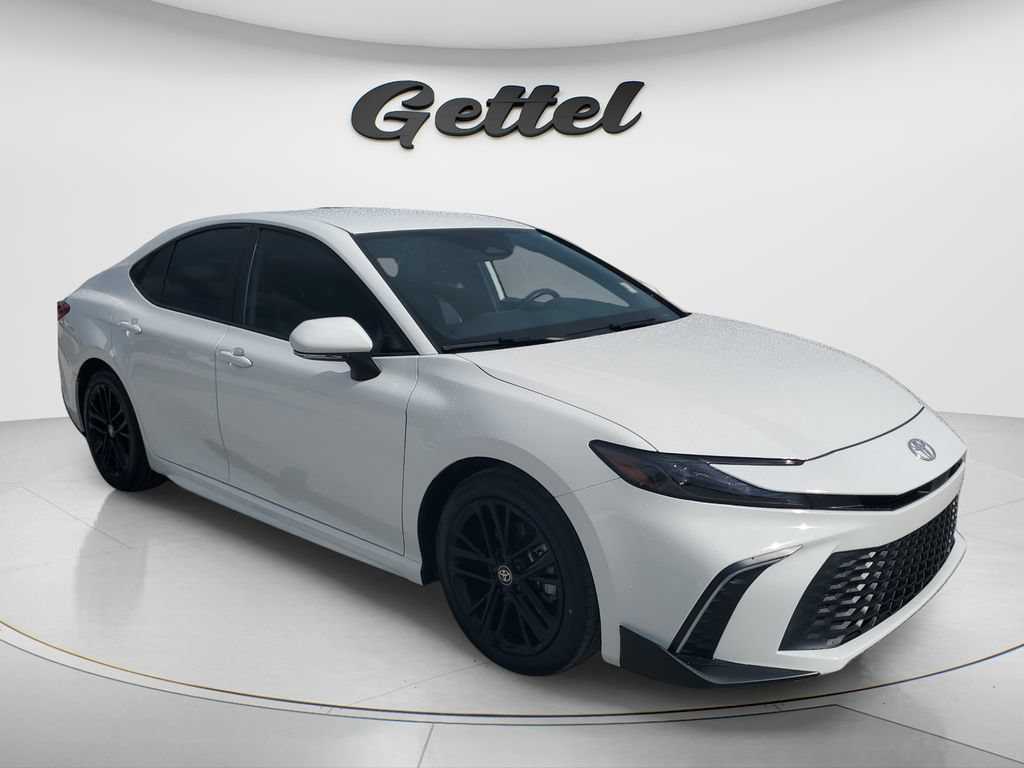 Used 2025 Toyota Camry SE w/ Convenience Package FWD image 3