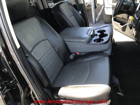 Used 2014 RAM 1500 Express RWD image 21