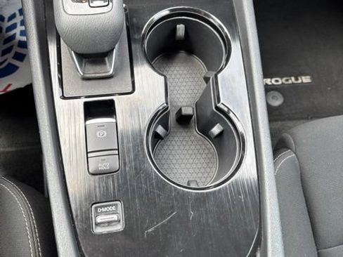 Used 2024 Nissan Rogue S FWD image 26