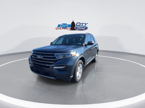 Used 2023 Ford Explorer XLT w/ Equipment Group 202A image 6