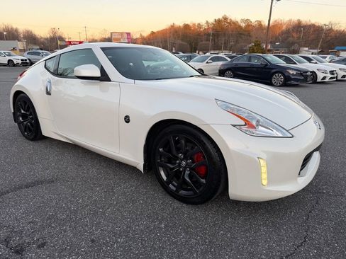 Used 2017 Nissan 370Z Touring image 6