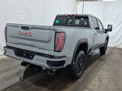 Used 2024 GMC Sierra 2500 AT4 w/ Technology Package AWD/4WD image 6