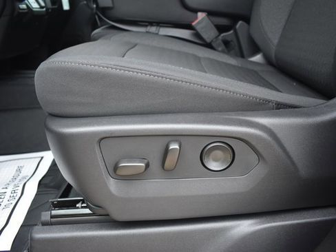 New 2026 Chevrolet Silverado 1500 Custom AWD/4WD image 18