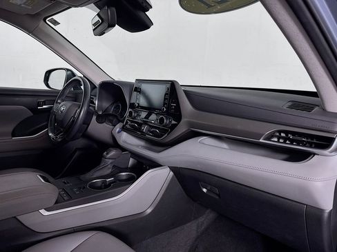 Used 2021 Toyota Highlander XLE image 26