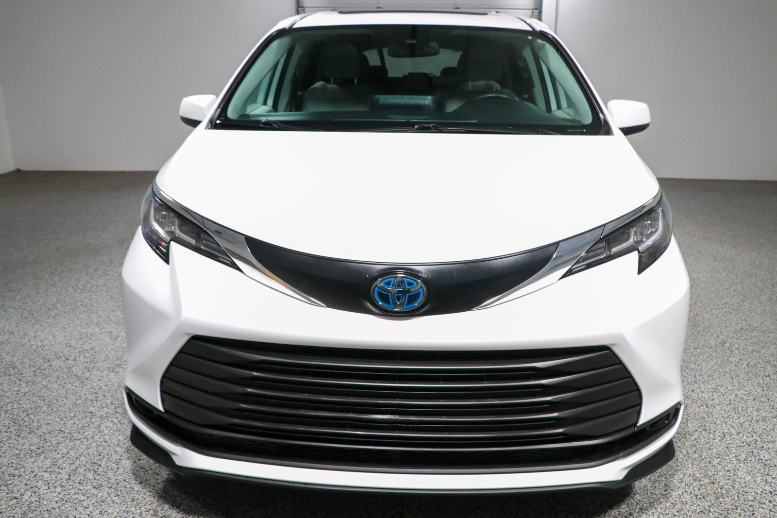 Used 2021 Toyota Sienna LE w/ LE Plus Package FWD image 4