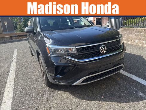 Used 2024 Volkswagen Taos S FWD image 1