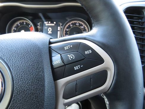 Used 2017 Jeep Cherokee Latitude w/ True North Edition AWD/4WD image 22