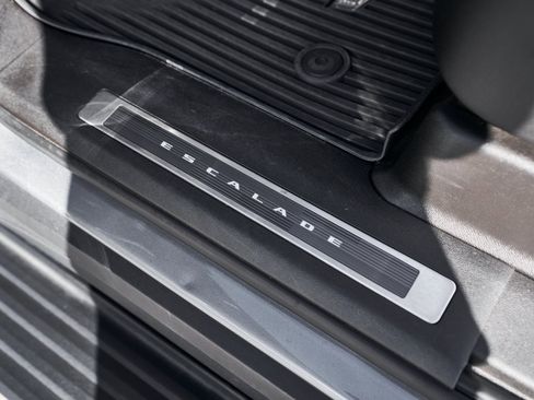 Used 2023 Cadillac Escalade V w/ LPO, ONYX Package image 35