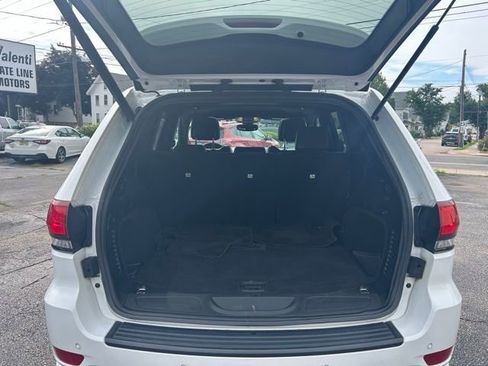 Used 2019 Jeep Grand Cherokee Altitude image 10