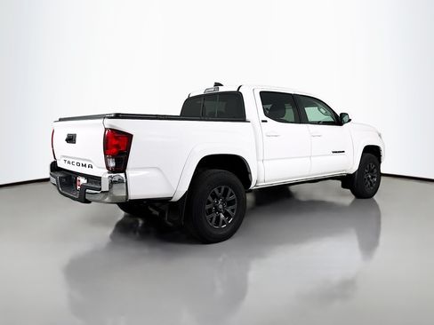 Used 2023 Toyota Tacoma SR5 w/ SR5 Appearance Package RWD image 7