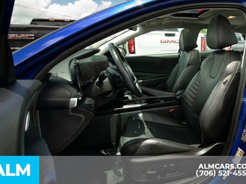 Used 2022 Hyundai Elantra Limited image 11