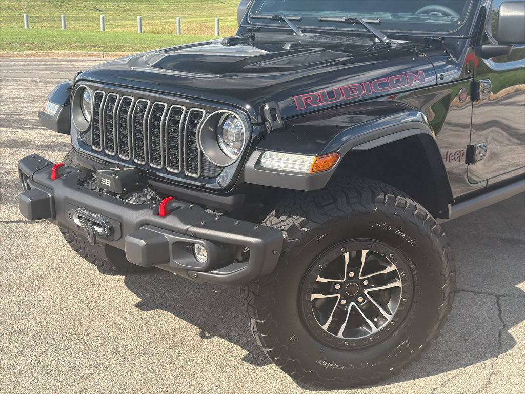 Used 2025 Jeep Wrangler Unlimited Rubicon AWD/4WD image 8