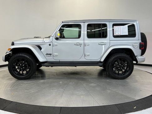 Used 2022 Jeep Wrangler Unlimited Sahara image 4