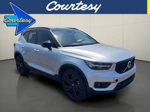 Used 2019 Volvo XC40 T5 R-Design AWD/4WD image 1