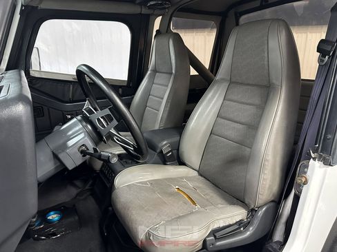 Used 1991 Jeep Wrangler S image 24
