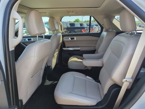 Certified 2023 Ford Explorer Limited w/ Equipment Group 301A image 19