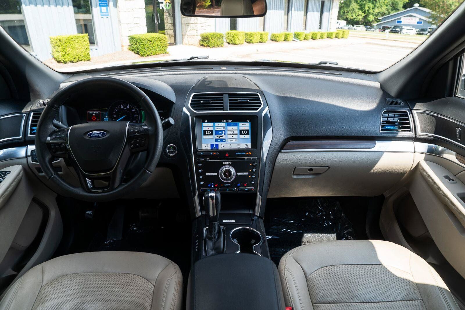 Used 2018 Ford Explorer Limited FWD image 33