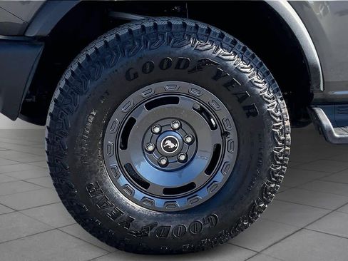 Certified 2025 Ford Bronco Outer Banks w/ Sasquatch Package image 11