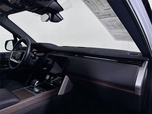 Certified 2023 Land Rover Range Rover SE image 31
