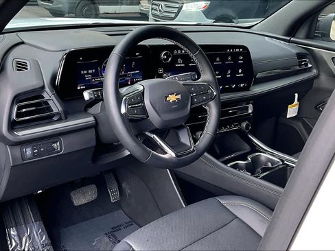 Used 2026 Chevrolet Traverse LT w/ Driver Confidence Package FWD image 17