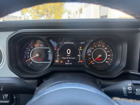 Used 2024 Jeep Wrangler Unlimited Sahara AWD/4WD image 16