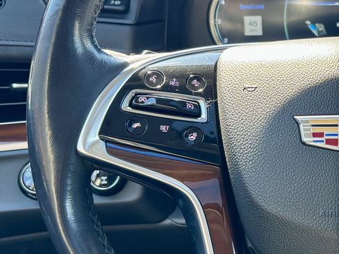 Used 2019 Cadillac Escalade Luxury AWD/4WD image 24